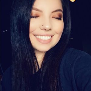 Meet your Posher, Ava